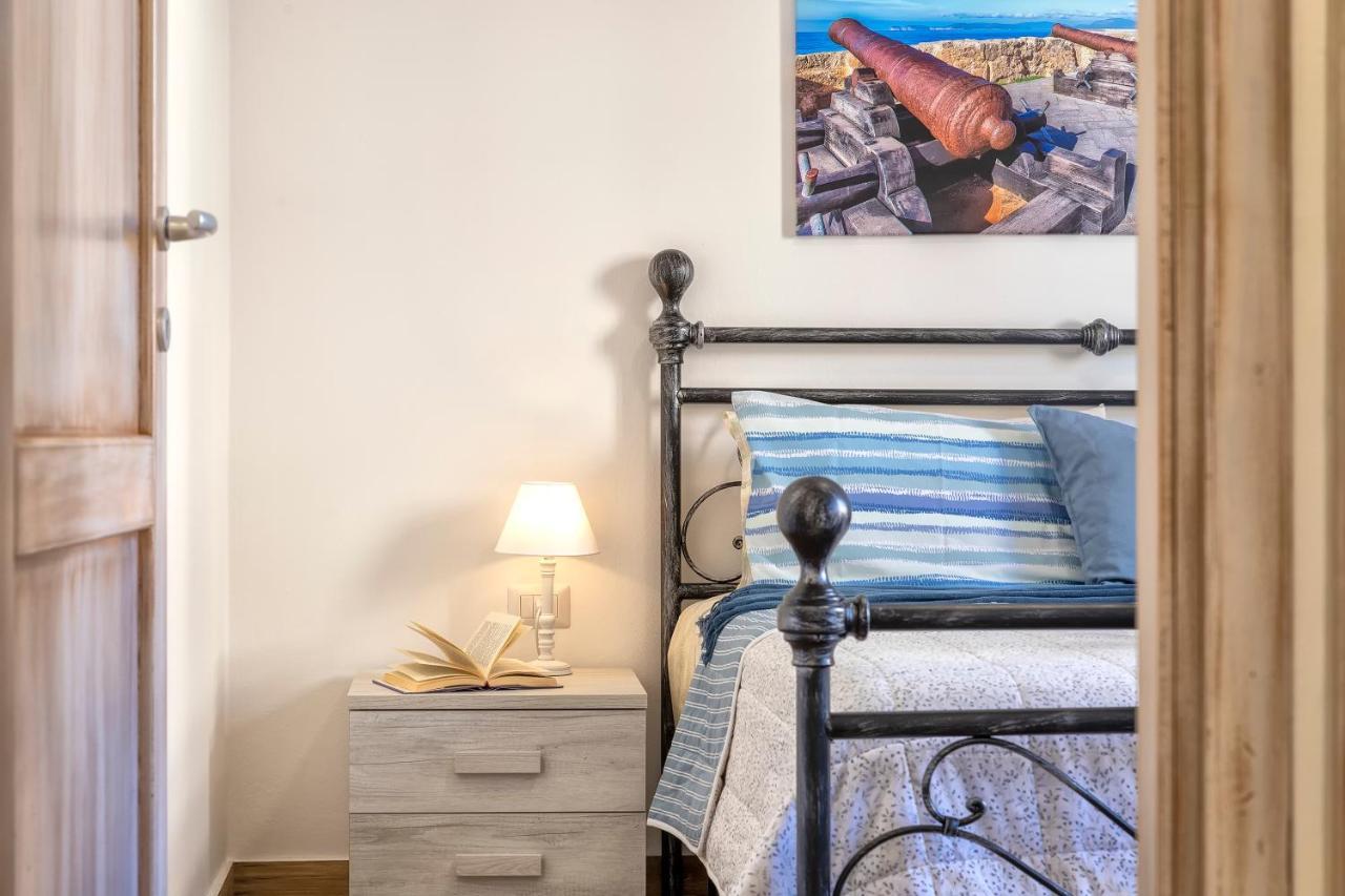 Pufferfish Apartment With Private Terrace アルゲーロ エクステリア 写真